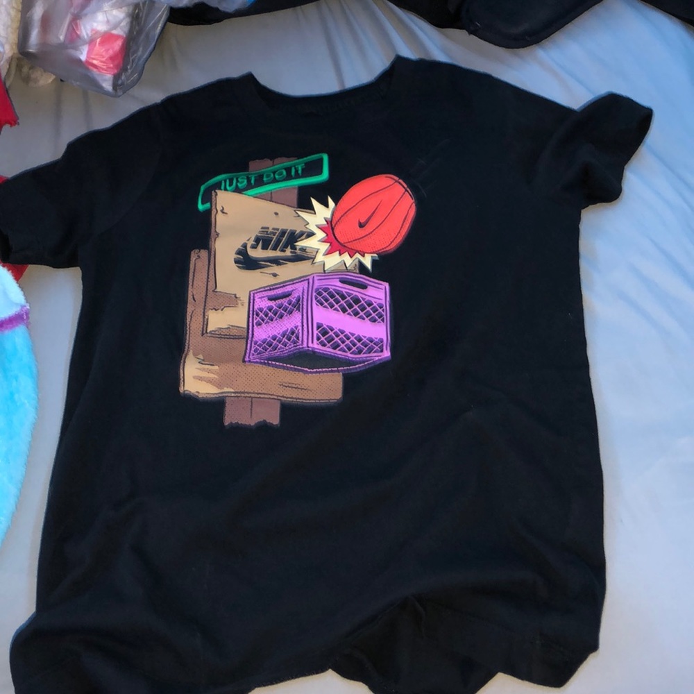 Nike t shirt has not been used but has no tags